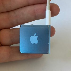Apple iPod Shuffle 4 Generation, 2GB, Blue